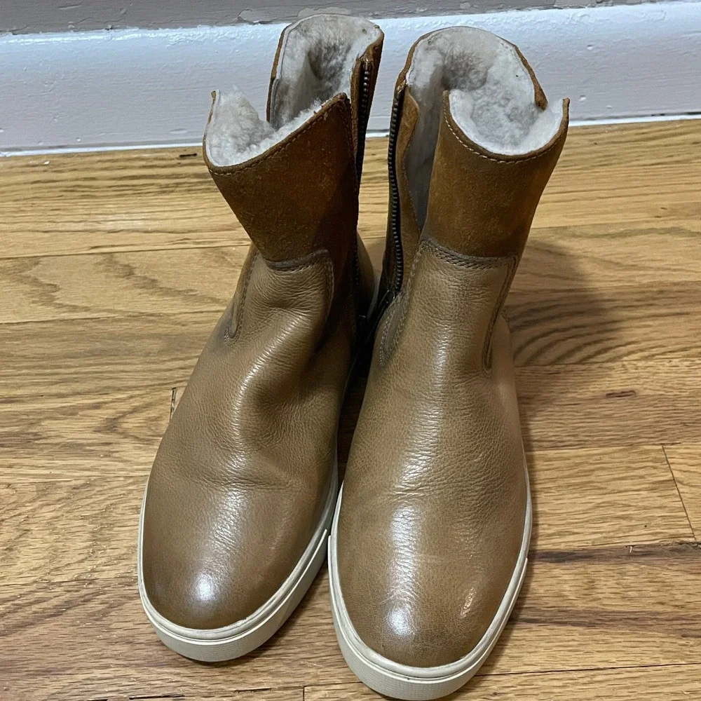 FRYE Gemma Tan Brown Shearling Lined Leather & Suede‎ Zip Ankle Boots Women's 6M